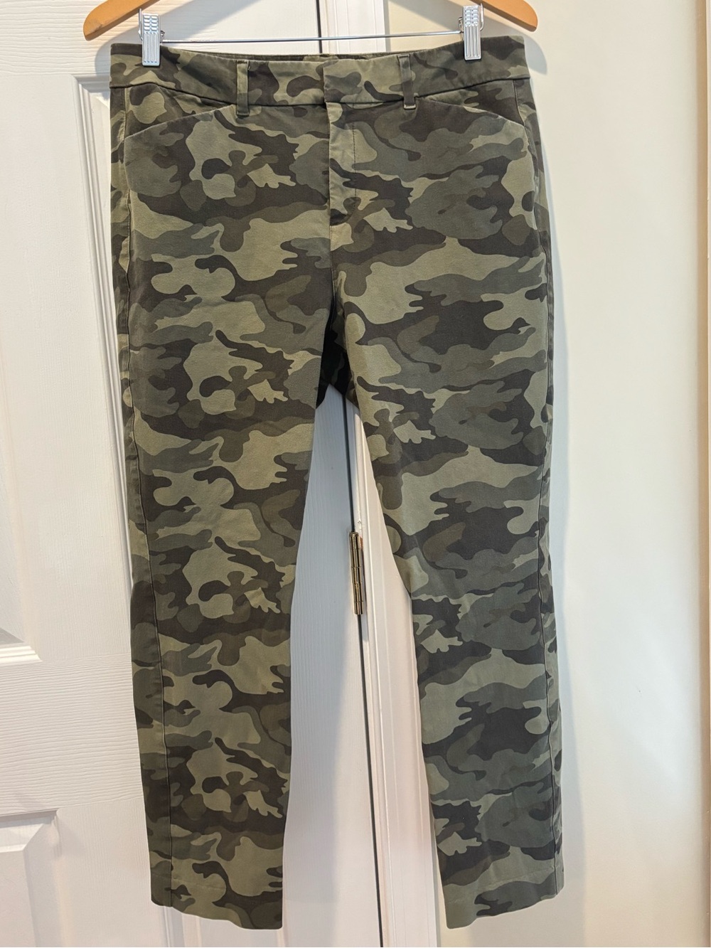 Old Navy High Rise Pixie Ankle Camo Chino Pants Size 12 Olive Green